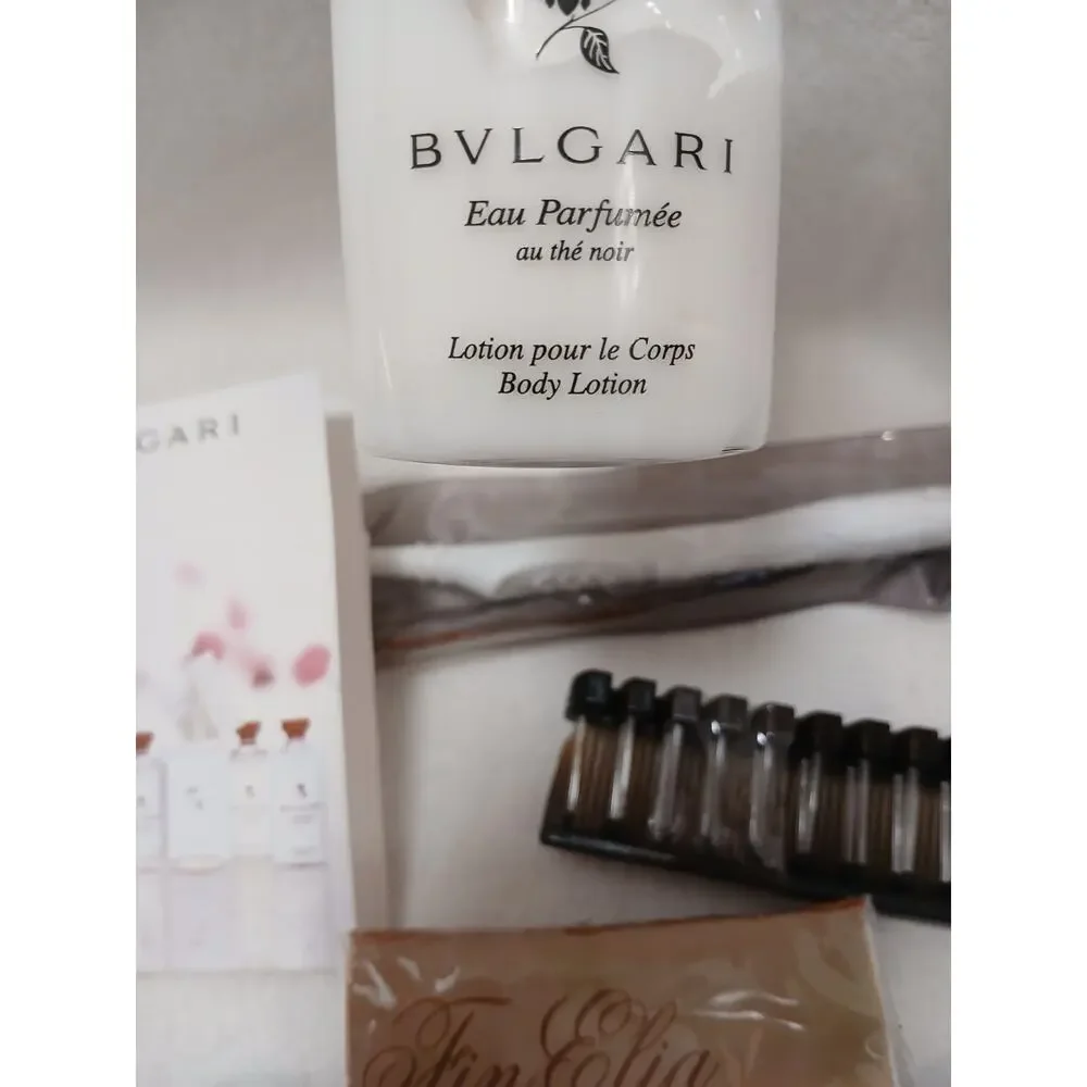 Bvlgari Parfums EMIRATES Travel Amenity Kit Accessories Lotion Brush‎ Tissue Etc